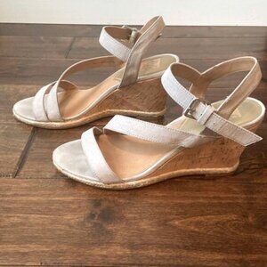 Dolce Vita gray suede 4.5” wedges, size 10